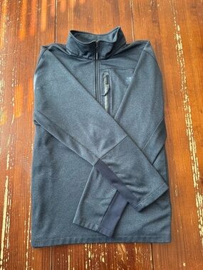 The North Face Men's Charcoal Gray Lightweight Quarter‑Zip Pullover